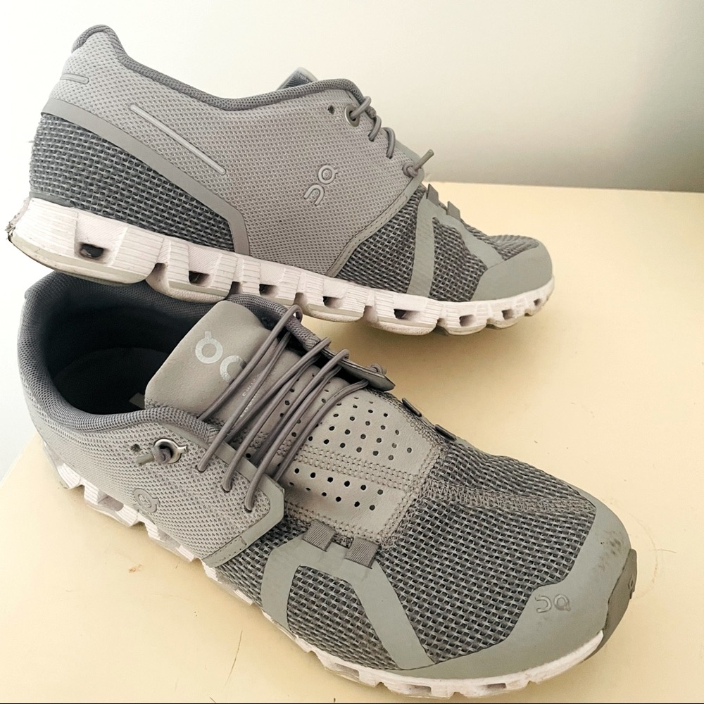 On Cloud Women’s shoes